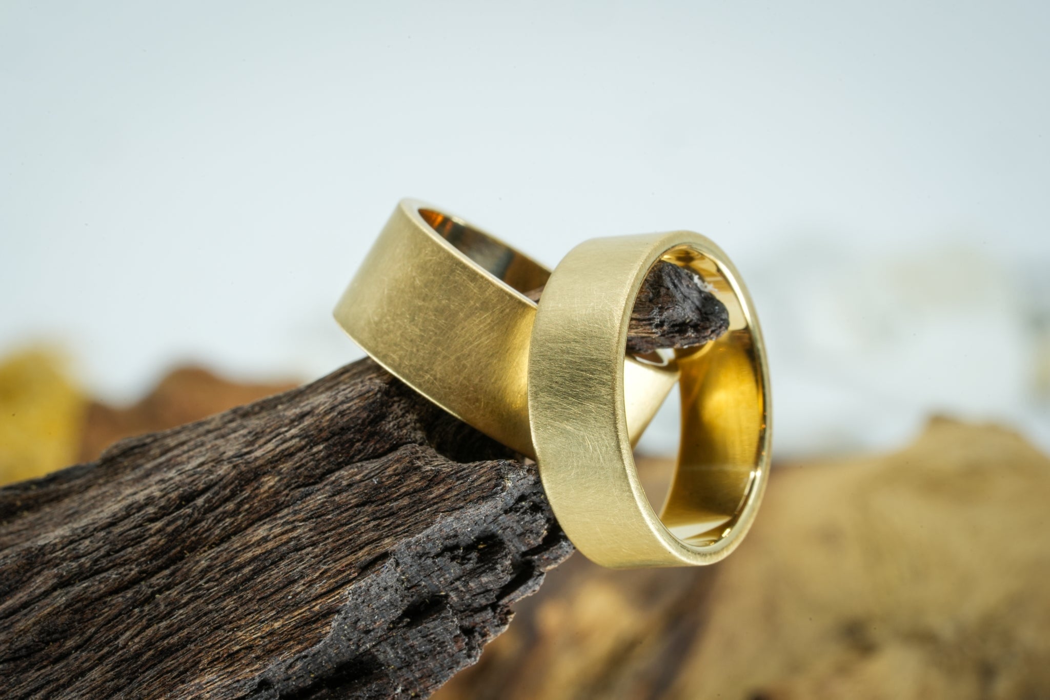 The Minimalist "Kaler" 14k Gold RingEtched (as shown)